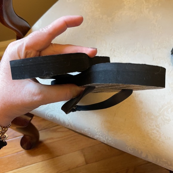 NWOT Coach black and white Amel Bow rubber flip flops, size 9/10 - Picture 6 of 8